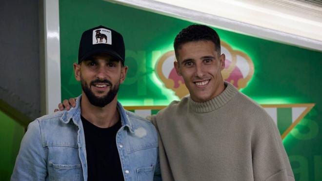 Tello y Martín Montoya, en el Benito Villamarín (Foto: RBB).