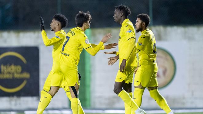 Celebración del Villarreal ante el Guijuelo (Foto: VCF).