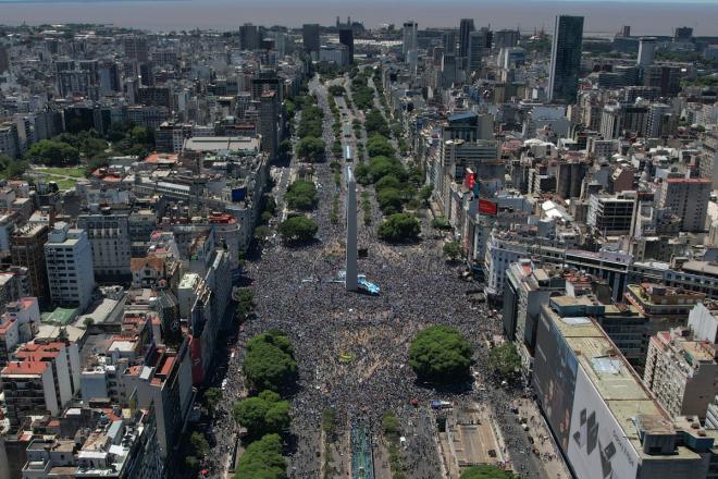 Recibimiento a Argentina en una Buenos Aires colapsada (Foto: EFE).