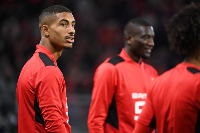 Loïc Badé, jugando con el Rennes (Foto: Cordon Press).