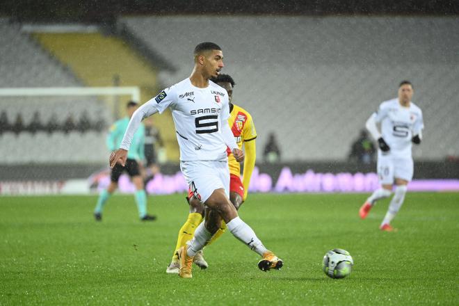 Loïc Badé, jugando con el Rennes (Foto: Cordon Press).