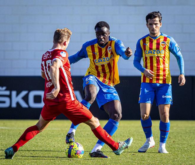 Mouctar Diakhaby, en el Valencia CF - AZ Alkmaar (Foto: VCF).