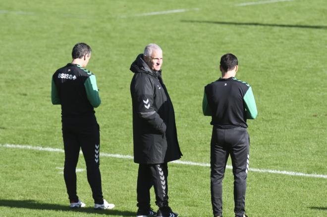Antonio Cordón, presente en un entrenamiento del Real Betis (Foto: Kiko Hurtado).