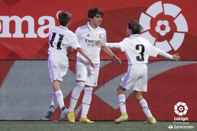 Carlos Sánchez celebra un gol con el Real Madrid en LaLiga Promises (Foto: LaLiga).