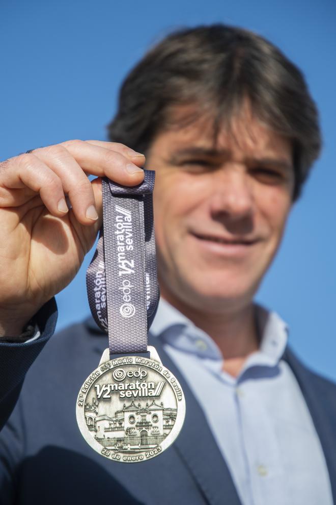 Medalla oficial del Medio Maratón de Sevilla.