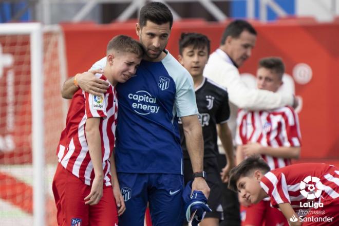 Lágrimas de los jugadores del Atlético tras caer eliminados en LaLiga Promises (Foto: LaLiga).