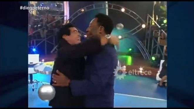 Maradona y Pelé, en televisión.