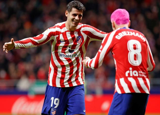 Morata y Griezmann celebran el gol del madrileño ante el Elche (Foto: ATM).