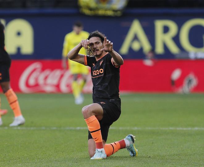 Cavani celebra su gol ante el Villarreal.