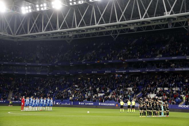 Los jugadores de Espanyol y Celta antes del partido de Copa (Foto: RCDE),