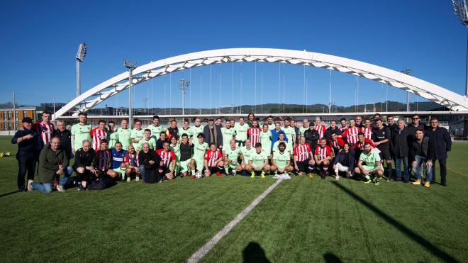 El tradicional partido navideño entre Athletic y Prensa en Lezama en enero de 2023.