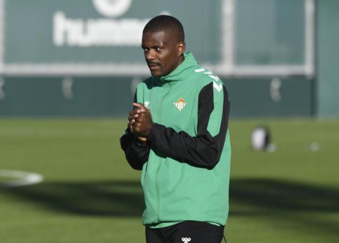 William Carvalho, en el entrenamiento (Foto: Kiko Hurtado)