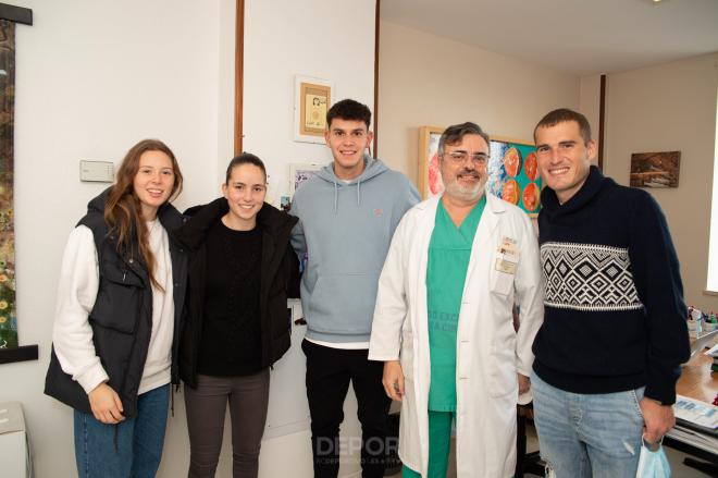 Visita del Deportivo al Hospital Materno Infantil (Foto: RCD)