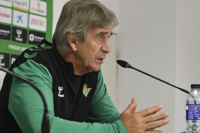 Manuel Pellegrini, en sala de prensa (Foto: Kiko Hurtado)