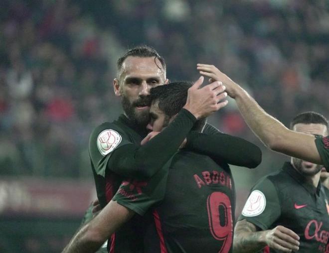 Vedat Muriqi y Abdon Prats celebran un gol en el Pontevedra-Mallorca (Foto: RCDM).