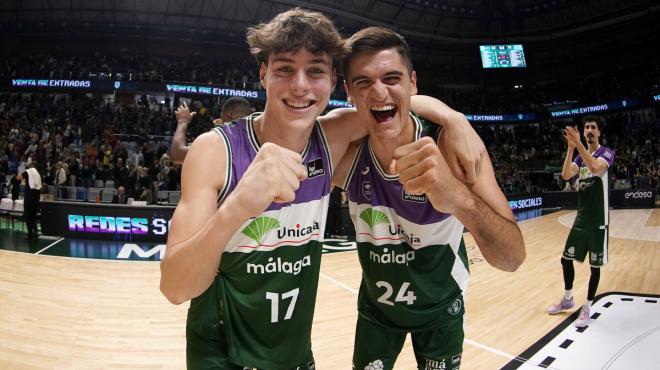 Mario Saint-Supery y Rubén Vicente celebran la victoria del Unicaja (Foto: ACB).