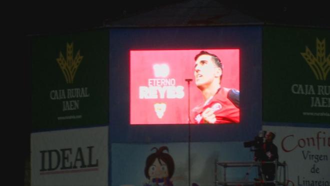 Aparece en el marcador del Linarejo la imagen de José Antonio Reyes en el minuto 10 del Linares-Sevilla