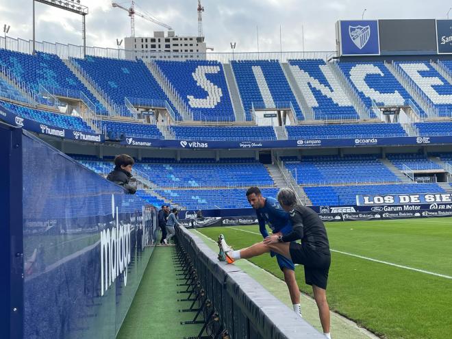 Esteban Burgos, al margen en el entrenamiento (Foto: María Naranjo).