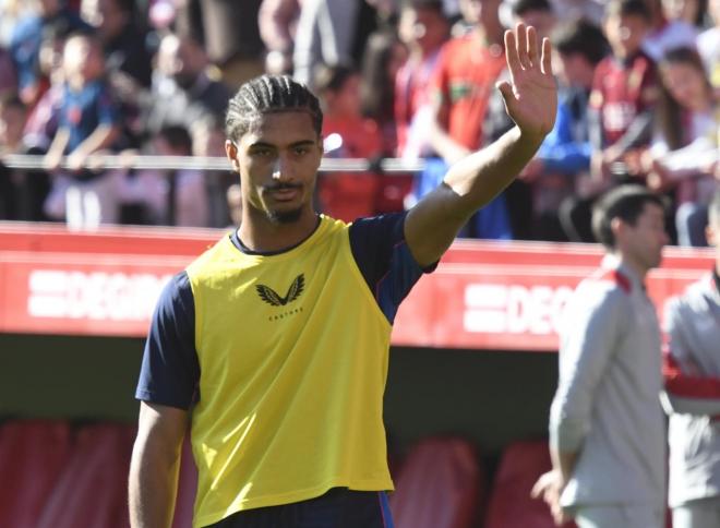 Badé, en su primer entrenamiento con el Sevilla (Foto: Kiko Hurtado).