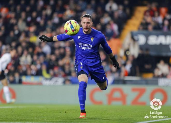 Ledesma ante el Valencia en Mestalla. (Foto: LaLiga)