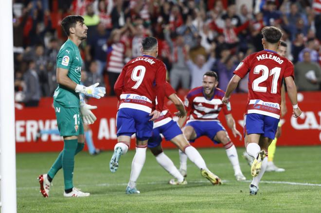 Diego Mariño, ante el Granada CF (Foto: CordonPress).