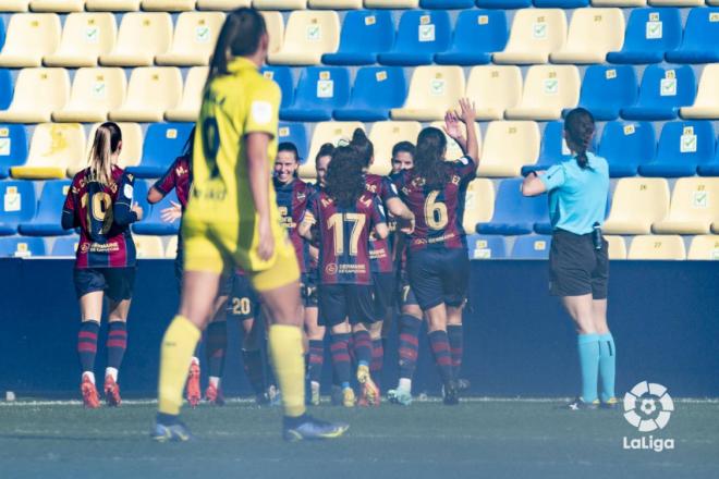Alba Redondo guía al Levante a otro festival de goles (0-6)
