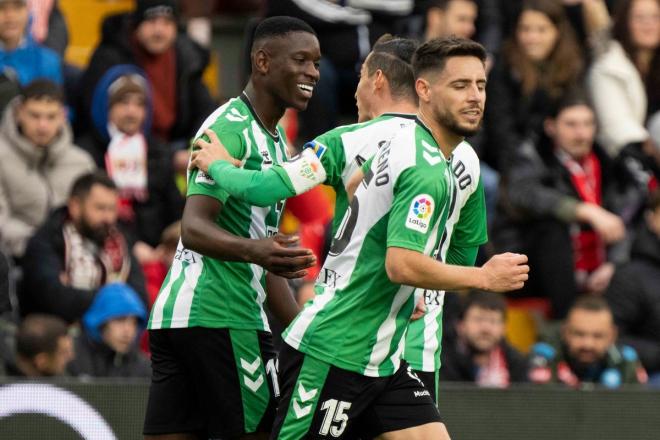 Luis Henrique celebra uno de los goles del Betis (Fuente:EFE)