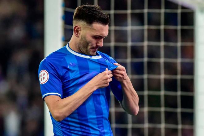 Lucas Pérez, delantero del Deportivo, celebrando su primer gol en su regreso (Foto: RCD)