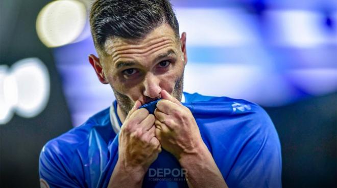 Lucas Pérez celebra su primer gol en su regreso a Riazor (Foto: RCD)