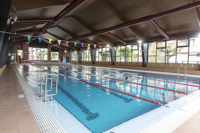 La piscina del Polideportivo Municipal de Deusto, en Bilbao.