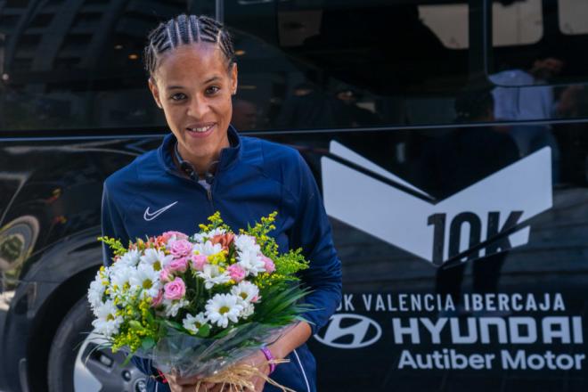 Yalemzerf Yehualaw, preparada para volar en el 10K Valencia