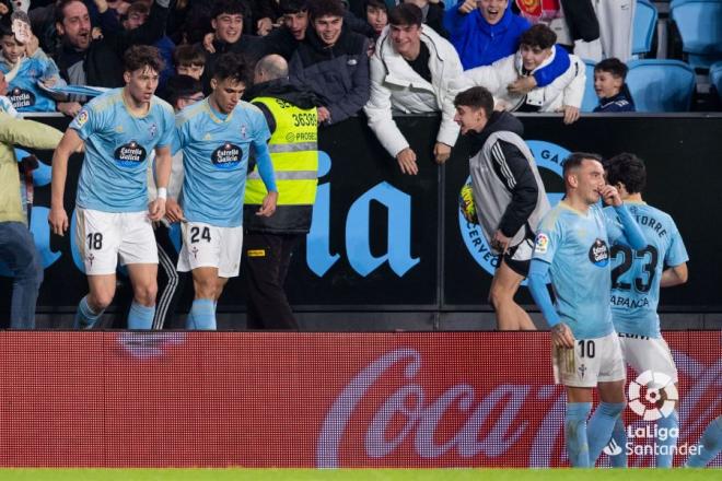 Los jugadores del Celta celebran el gol de Larsen al Villarreal (Foto: LaLiga).