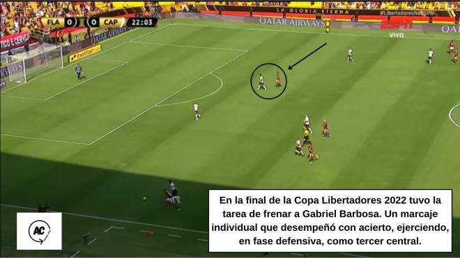 Marcaje individual durante la final de la Copa Libertadores 2022.