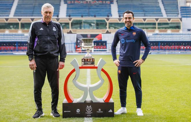 Ancelotti y Xavi Hernández, en la previa de la final de la Supercopa de España (Foto: RFEF).