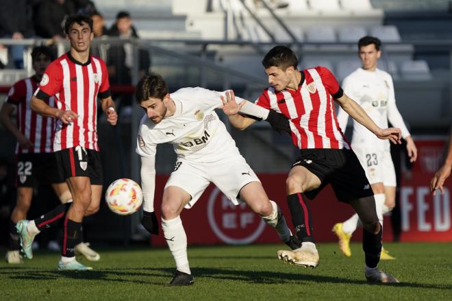 Lance del Bilbao Athletic-Real Unión disputado en Lezama (Foto: Athletic Club).