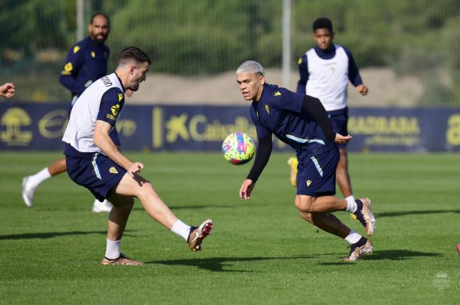 Ocampo y Parra, en un entrenamiento (Foto: Cádiz CF).