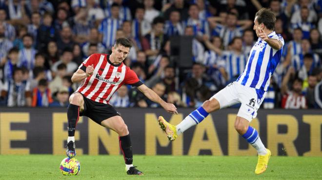 Daniel Vivian, en el derbi ante la Real en Anoeta (Foto: Athletic Club).