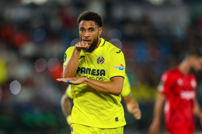 Danjuma celebra un gol con el Villarreal (Foto: Cordon Press).