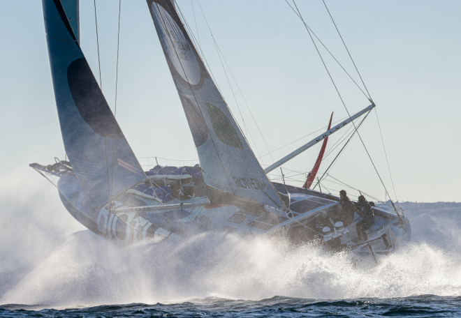 Duelo a través del Estrecho en The Ocean Race