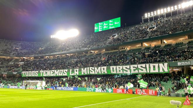 El tifo de Gol Sur 1907 en el Betis-Osasuna (Foto: Kiko Hurtado)