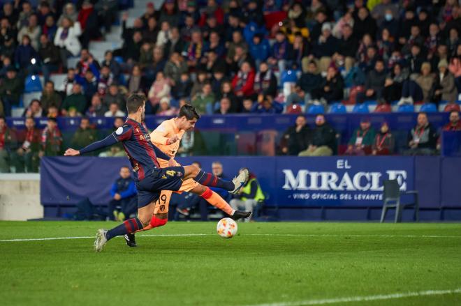 Morata anotó el primer gol del partido contra el Levante. (Foto: Cordon Press)