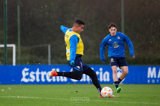 Brais Val, canterano del Deportivo, entra junto a Puerto y Hugo Ríos en la convocatoria (Foto: RCD)