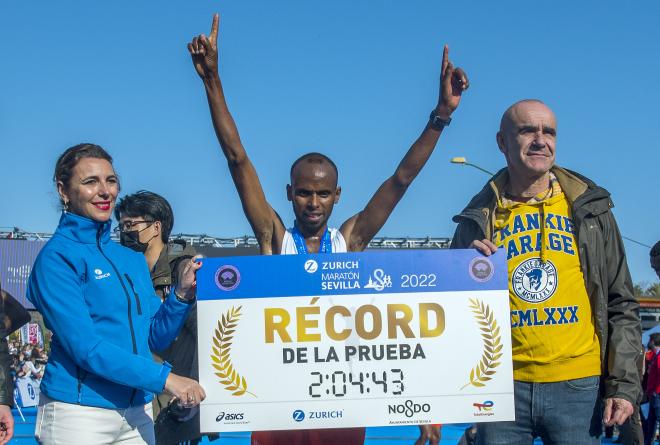El atleta etiope Abderehman ganador de la Zurich Maratón Sevilla 2022 (Foto: Ayto Sevilla)