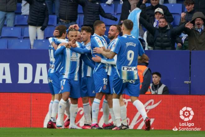 Los jugadores del Espanyol celebran el gol ante el Betis (Foto: LaLiga).