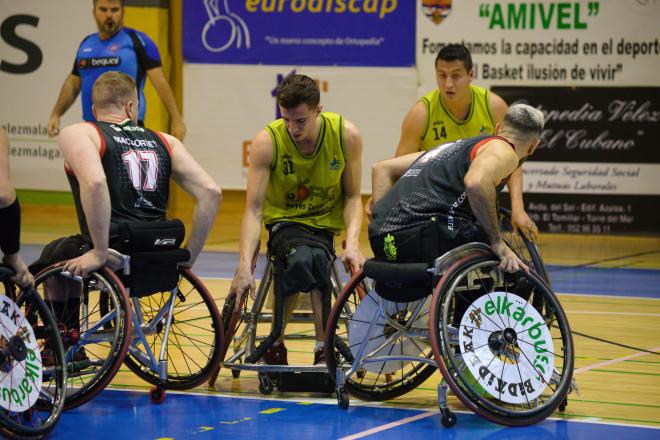 El partido entre el Amivel Reyes Gutiérrez y el Bidaideak Bilbao BSR.