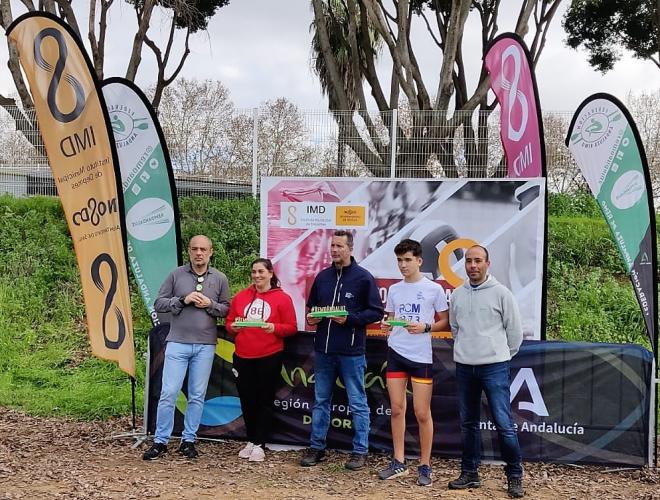 El Podio de los clubes laureados del Campeonato Andalucía de Larga Distancia de remo (Foto:remo an