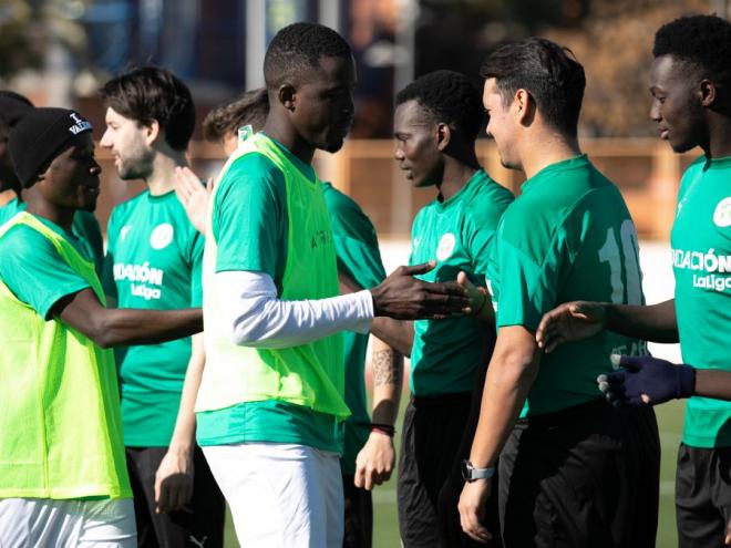 El fútbol como salida para las personas refugiadas: jornada organizada por la Liga y el CEAR