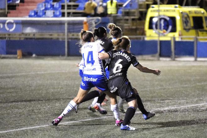 Lance del partido entre la UDG Tenerife y la Real  Sociedad (Foto: Giovanni Batista).