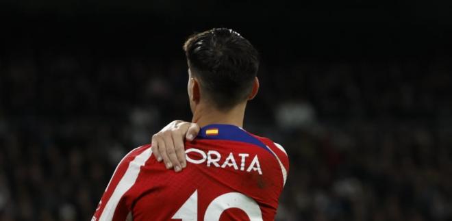 Morata celebra su gol en el Real Madrid-Atlético bajo las órdenes de Diego Pablo Simeone (Foto: EFE).