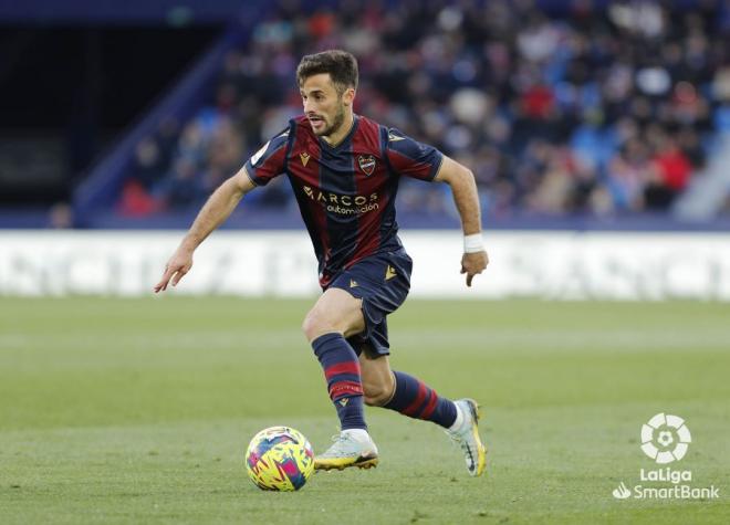 Saracchi avanza en el Levante-Burgos (Foto: LaLiga).